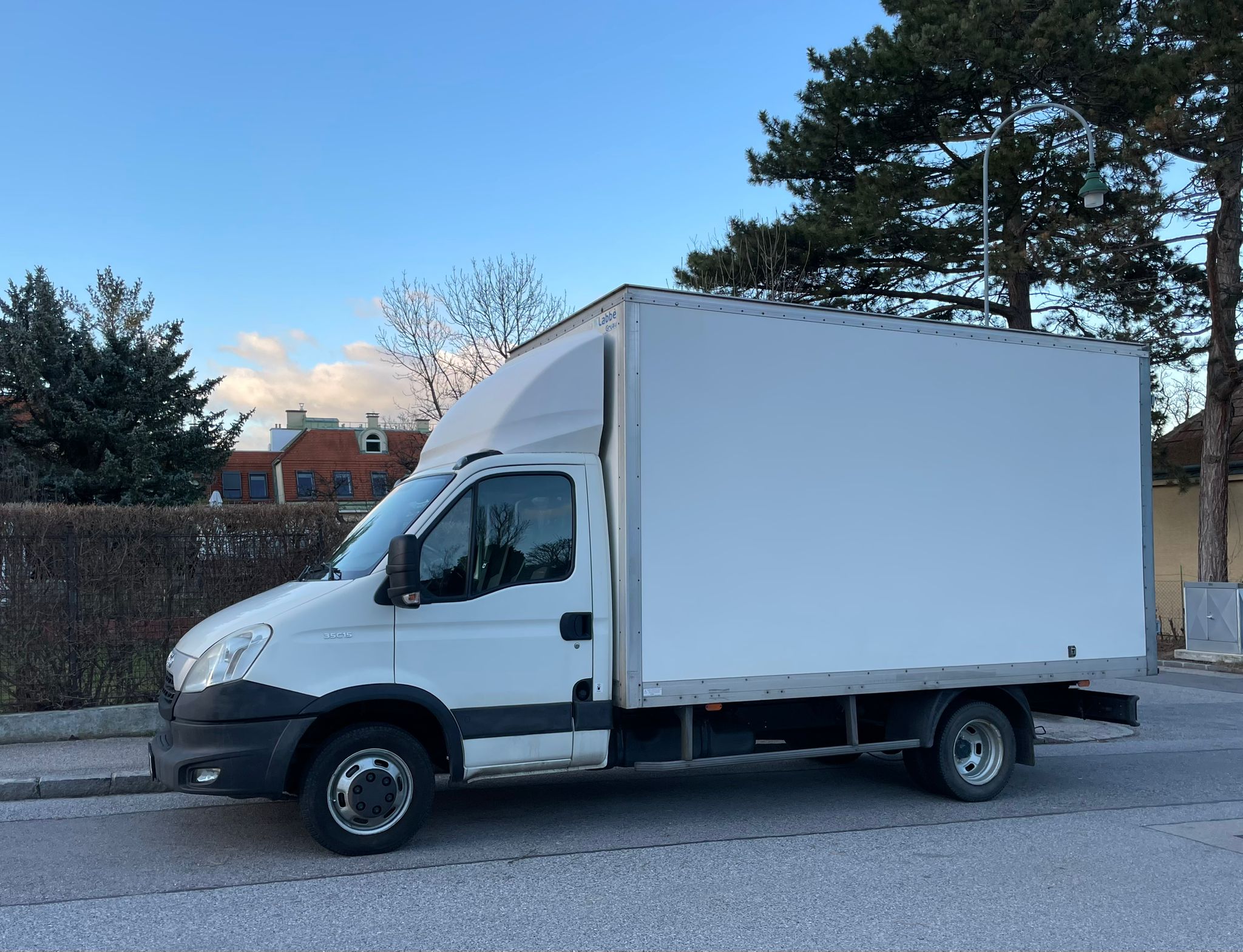 professionelle-umzugsdienstleistungen-transport-entrümpelung